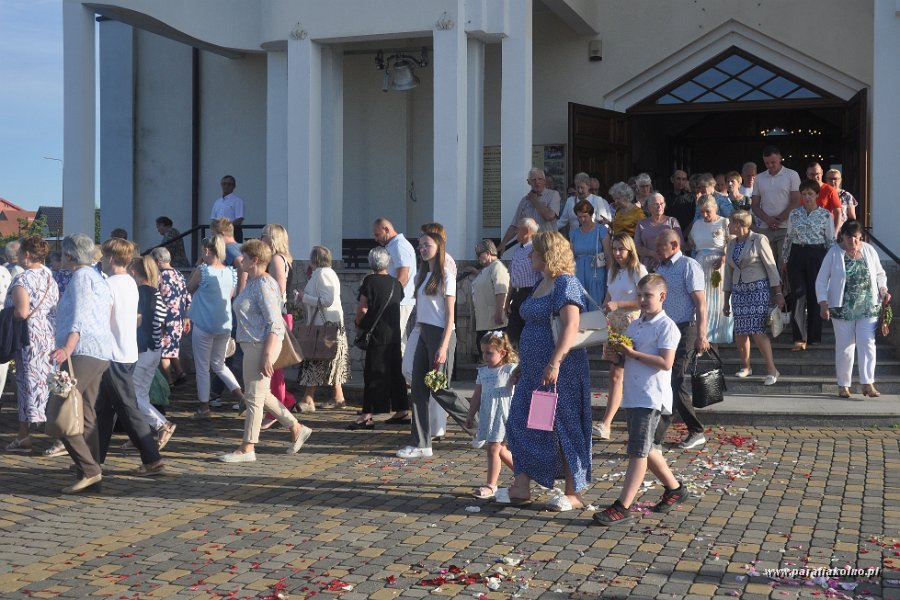 53 Procesja eucharystyczna.jpg